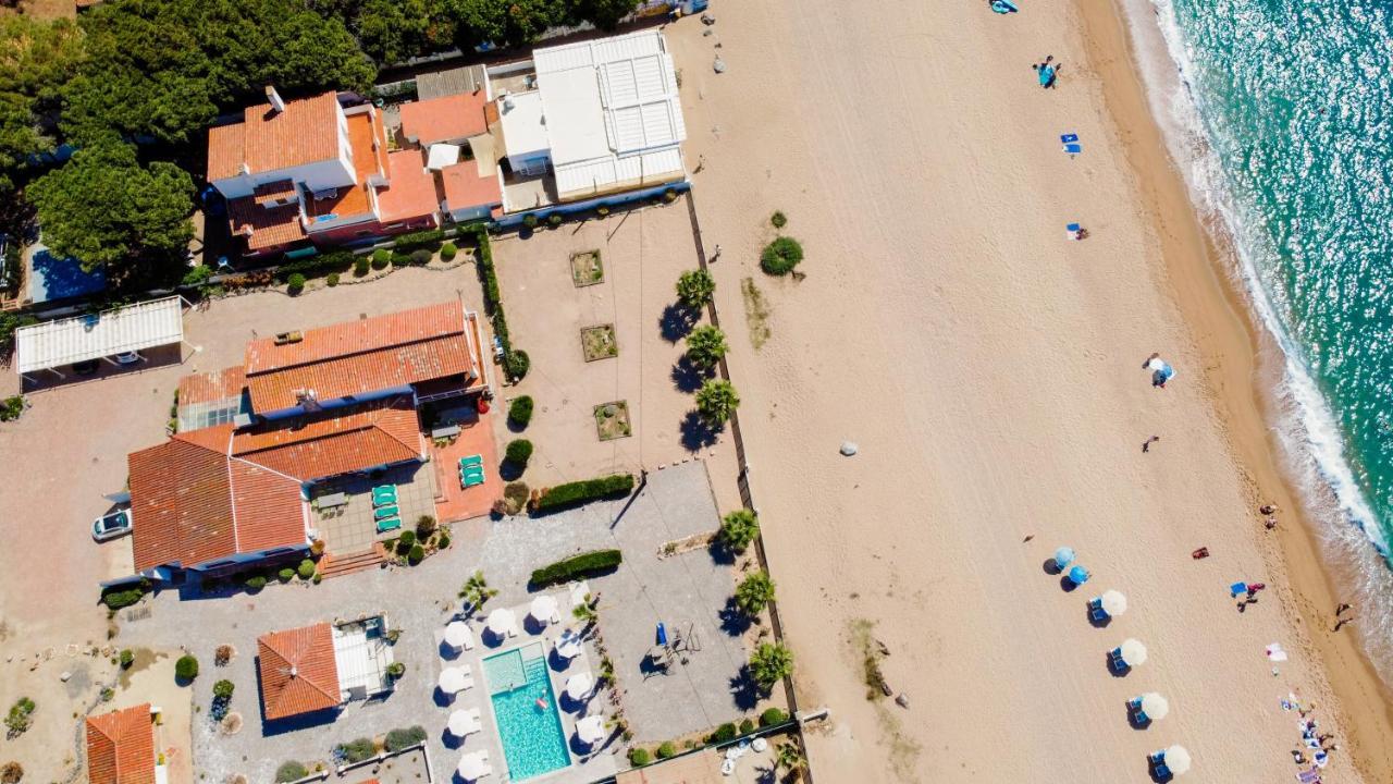 Malgrat De Mar Beachfront Village Bagian luar foto